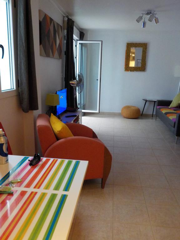 Attic At 91 Apartment Pinoso Luaran gambar